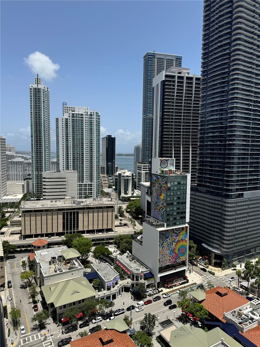 55 SW 9th St #2404, Miami FL 33130