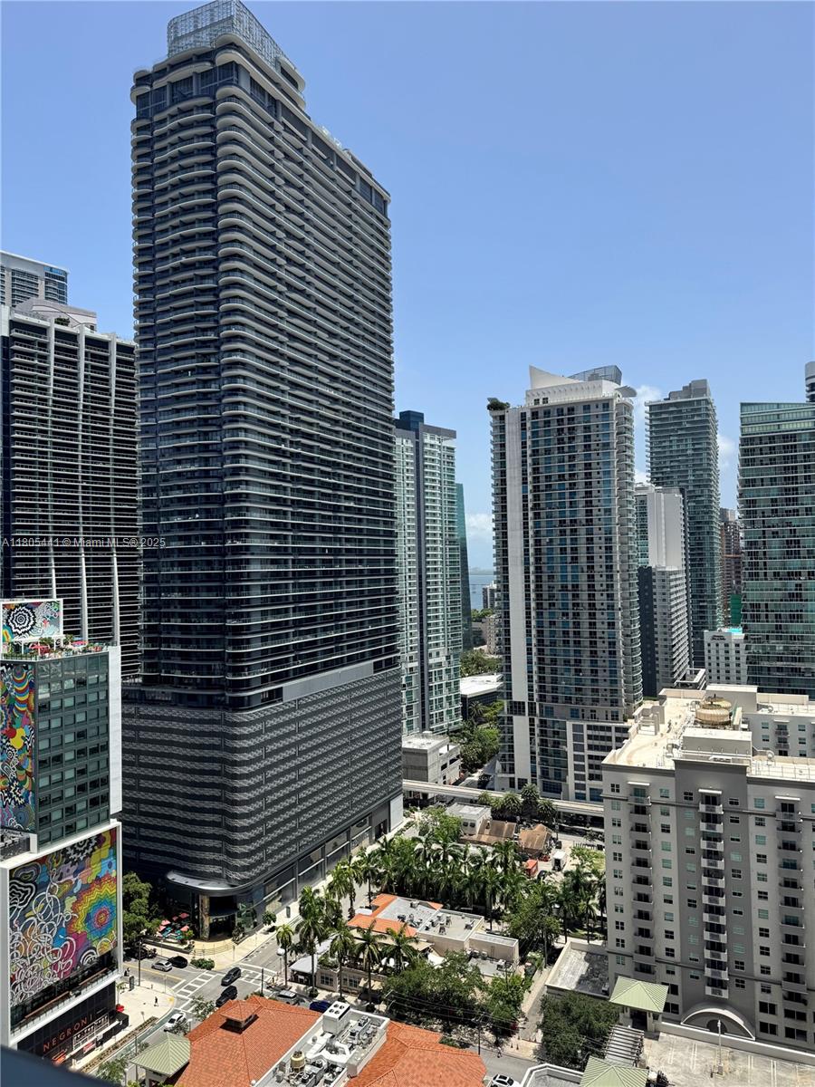 55 SW 9th St #2404, Miami FL 33130