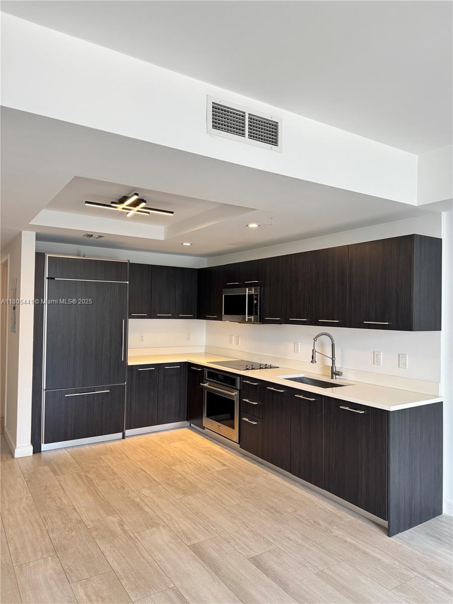 55 SW 9th St #2404, Miami FL 33130