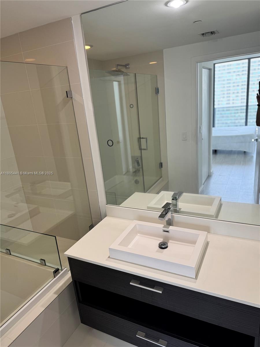 55 SW 9th St #2404, Miami FL 33130