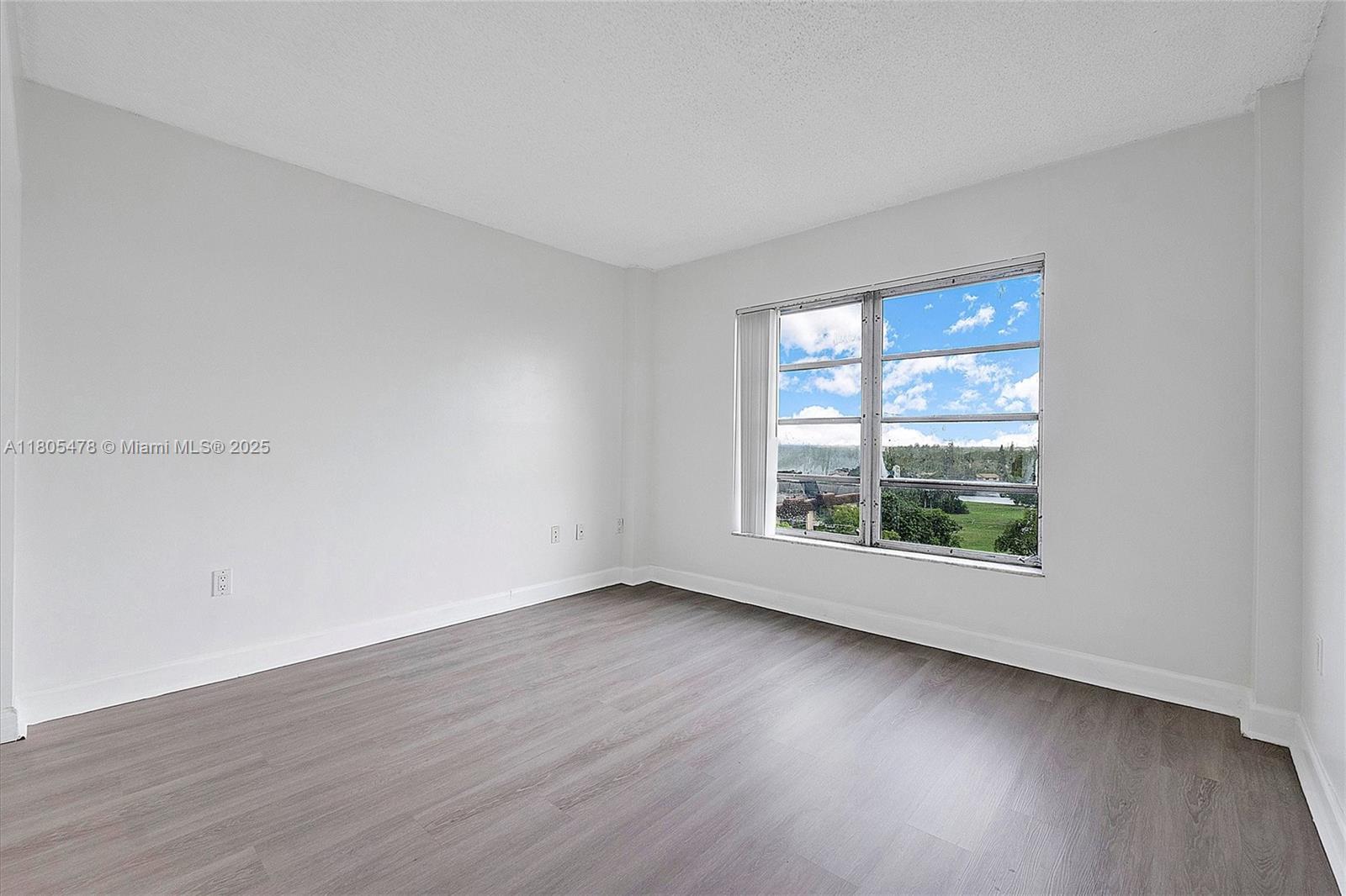 Residential, Lauderhill, Florida image 17
