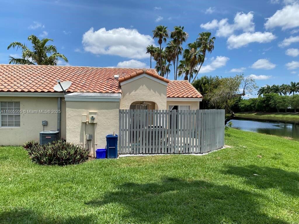 1510 Springside Dr, Weston, Florida image 1
