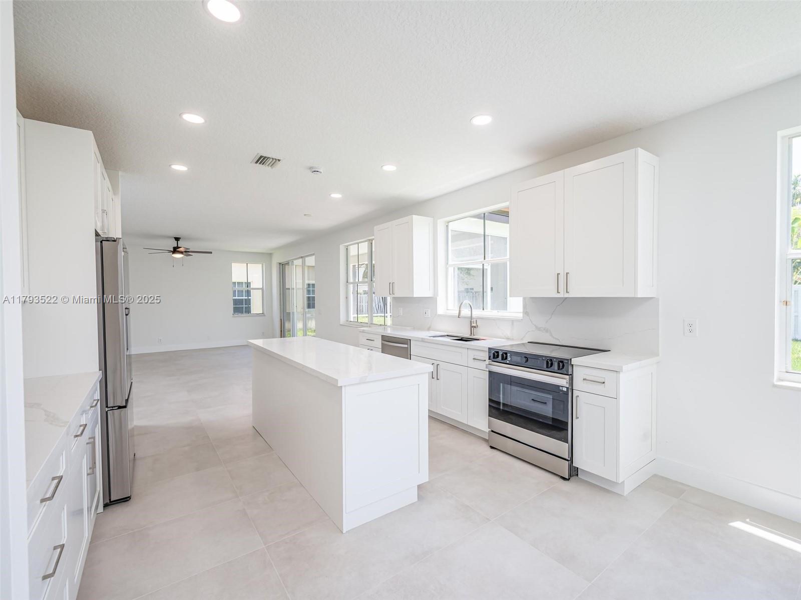 1128 Hidden Valley Way, Weston, Florida image 9