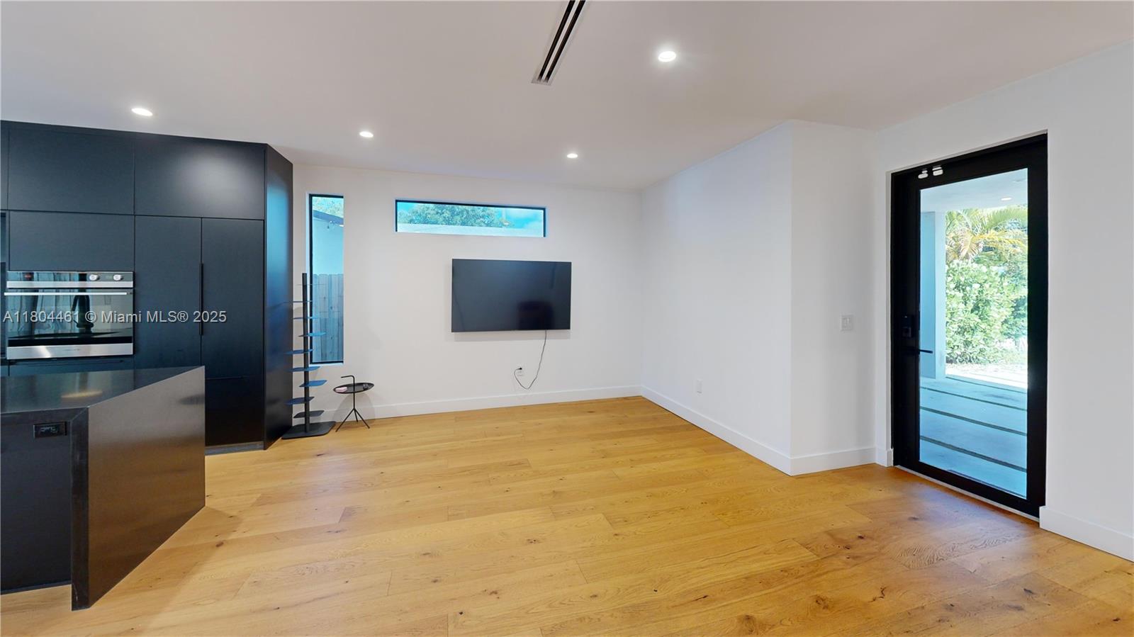 Property photo # 7