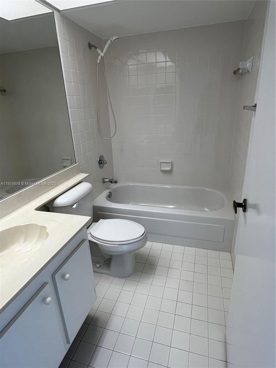 2520 SE 19th Pl #202-B, Homestead, Florida image 17