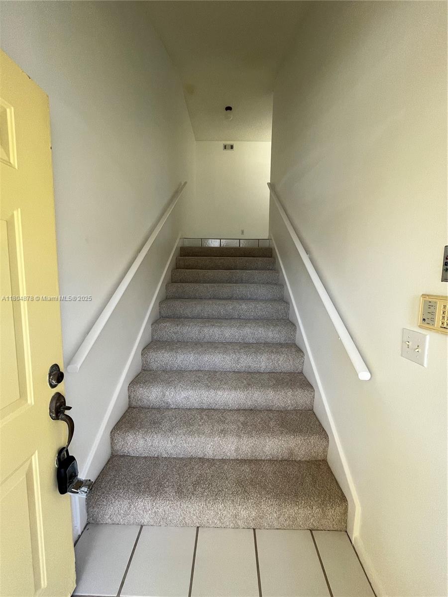 2520 SE 19th Pl #202-B, Homestead, Florida image 2