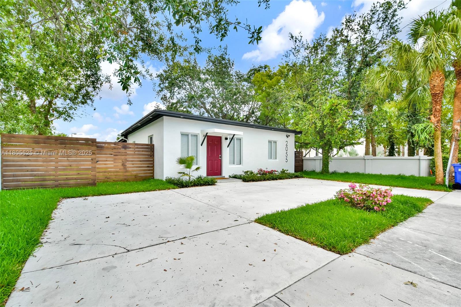 2055 NE 140th St, North Miami Beach, Florida image 1