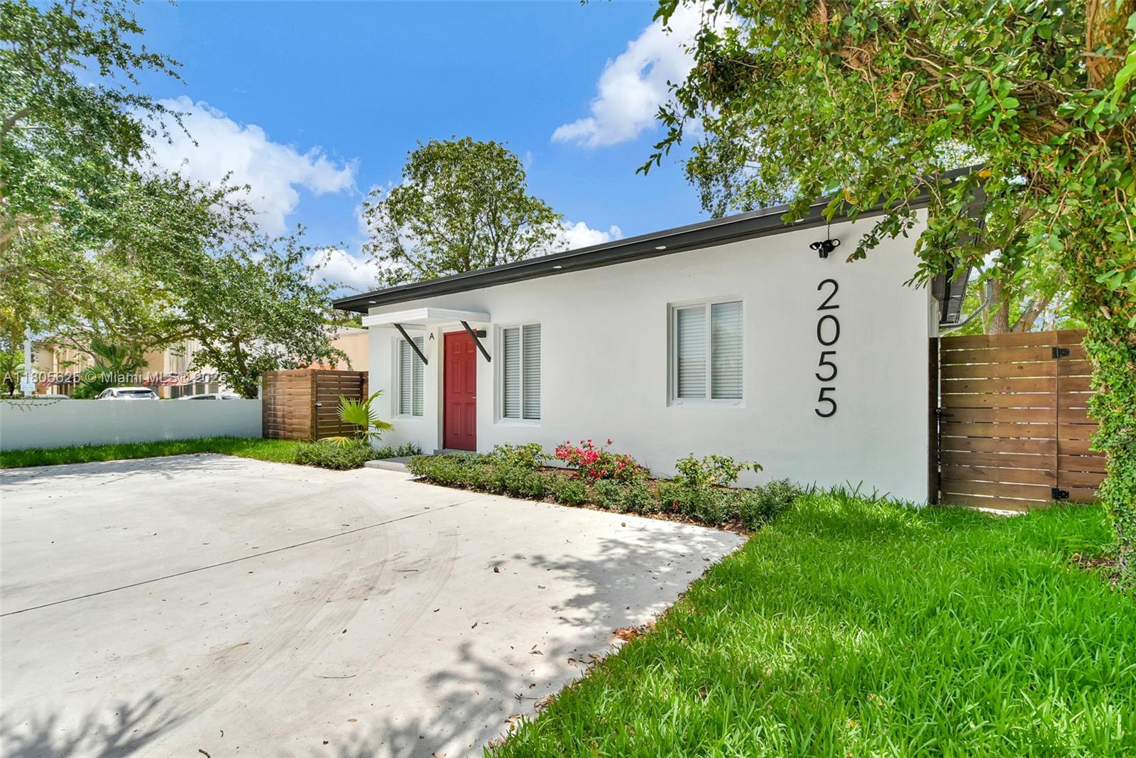 2055 NE 140th St, North Miami Beach, Florida image 14