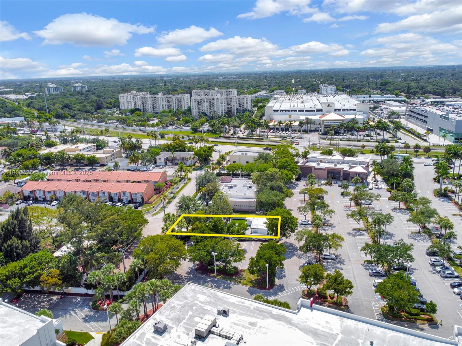 2055 NE 140th St, North Miami Beach, Florida image 21