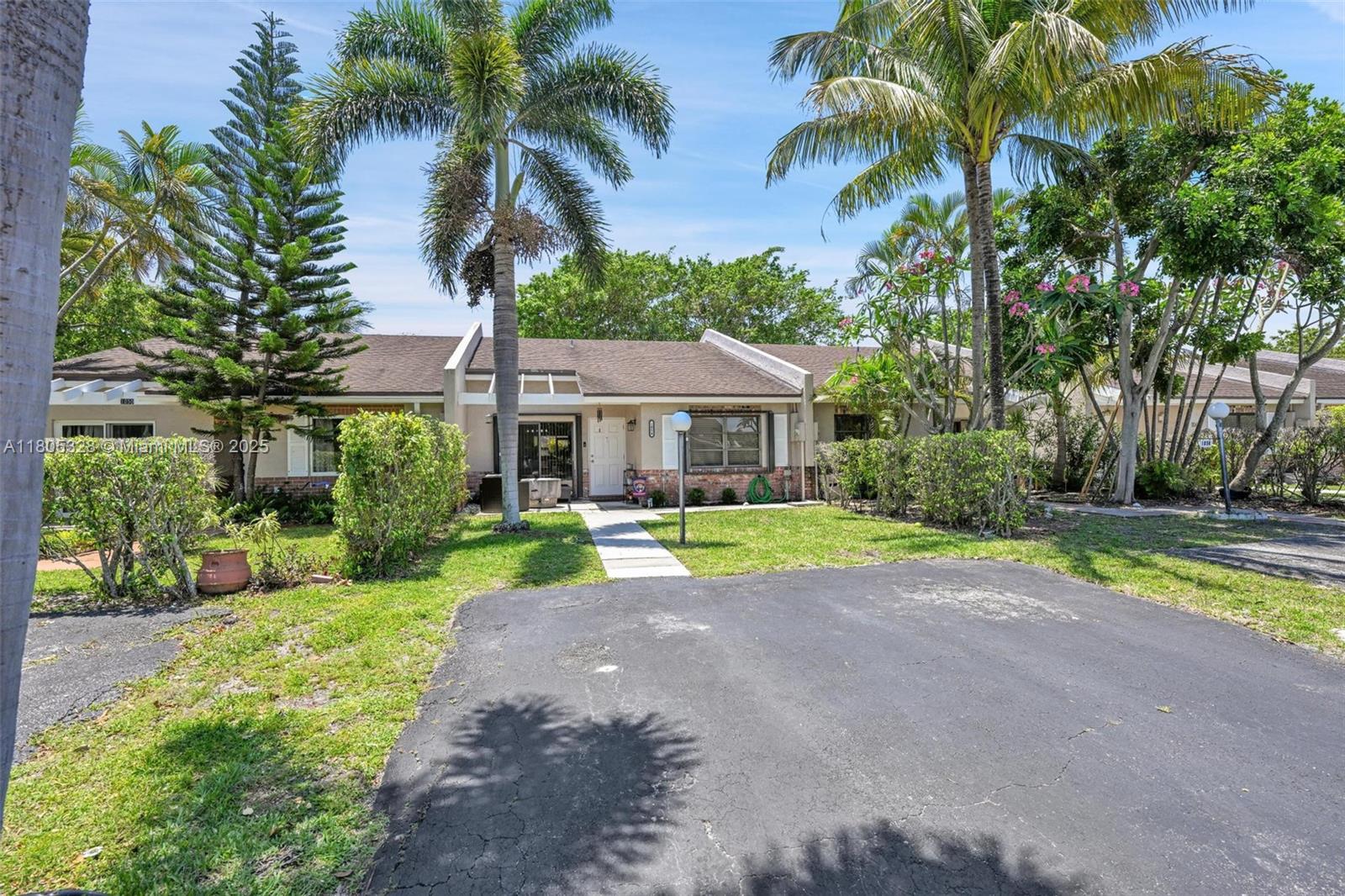 1054 NW 53rd St, Deerfield Beach, Florida image 14