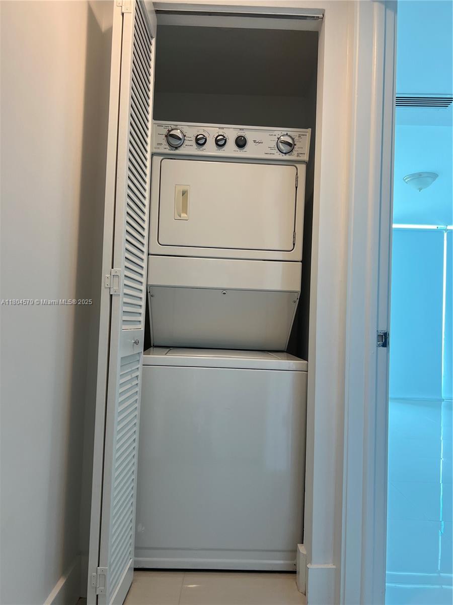 2950 NE 188th St #444, Aventura, Florida image 16