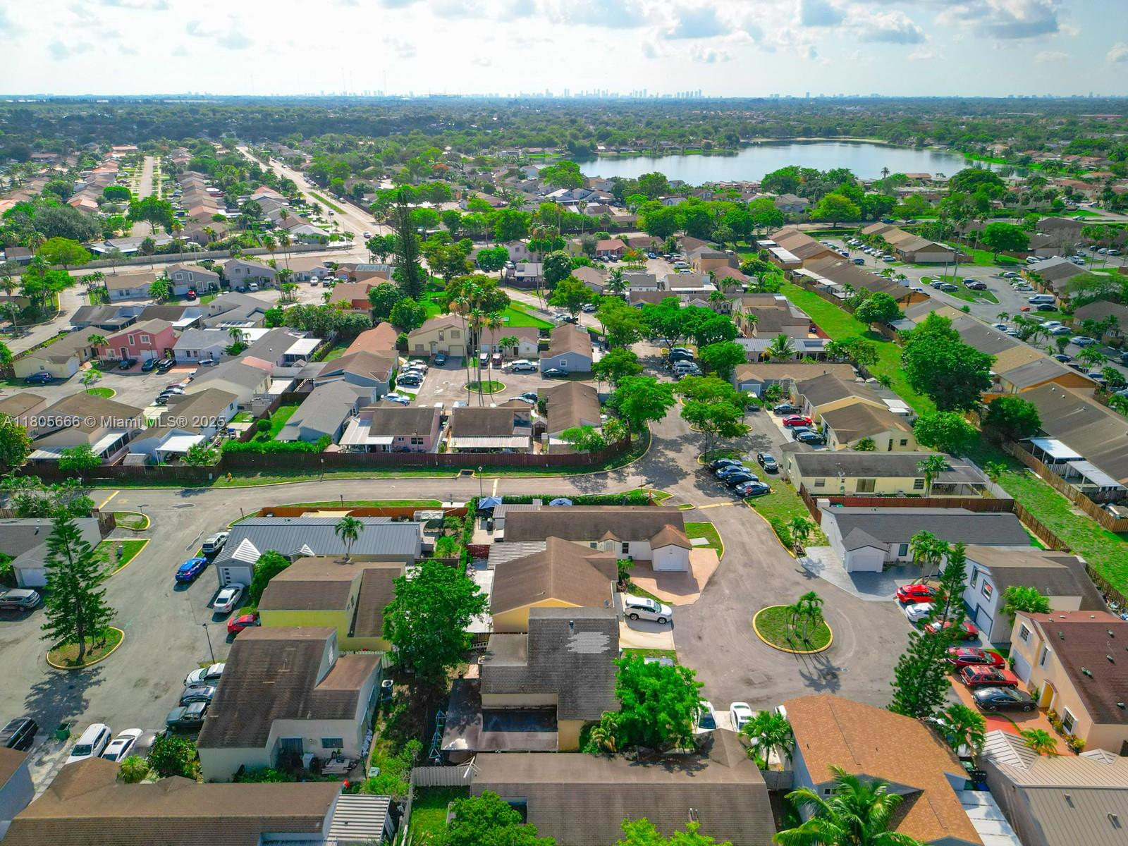 6755 NW 199th St, Hialeah, Florida image 37