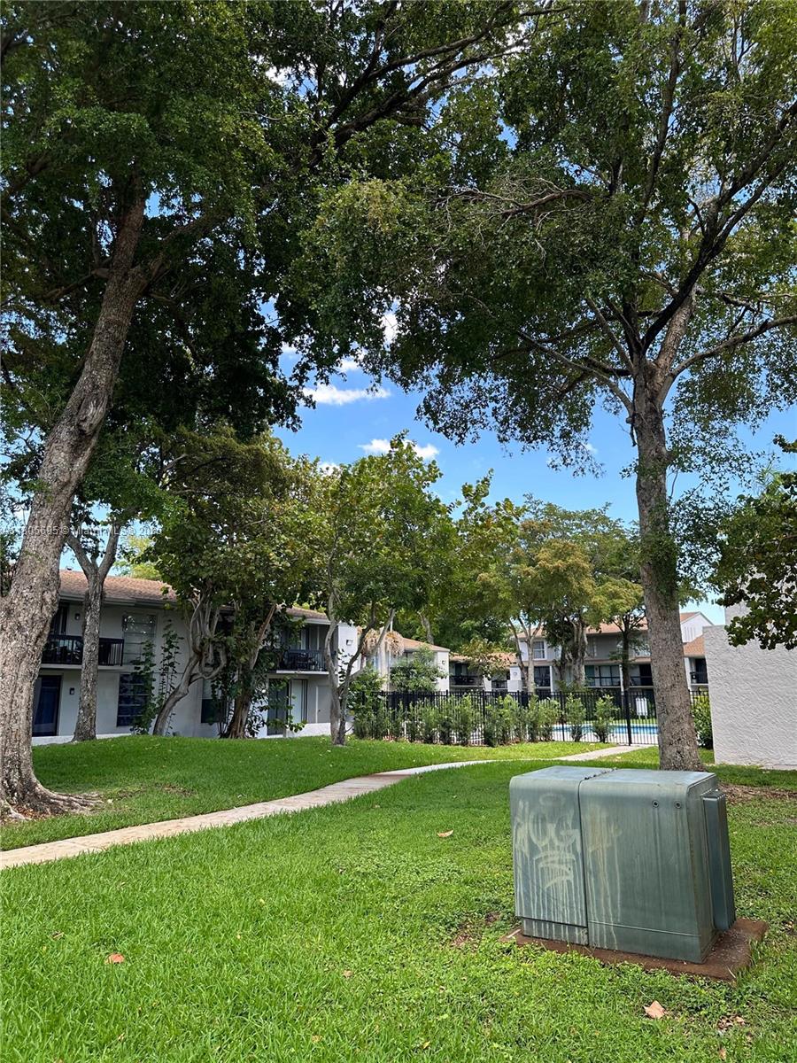 4003 N University Dr #204, Sunrise, Florida image 12
