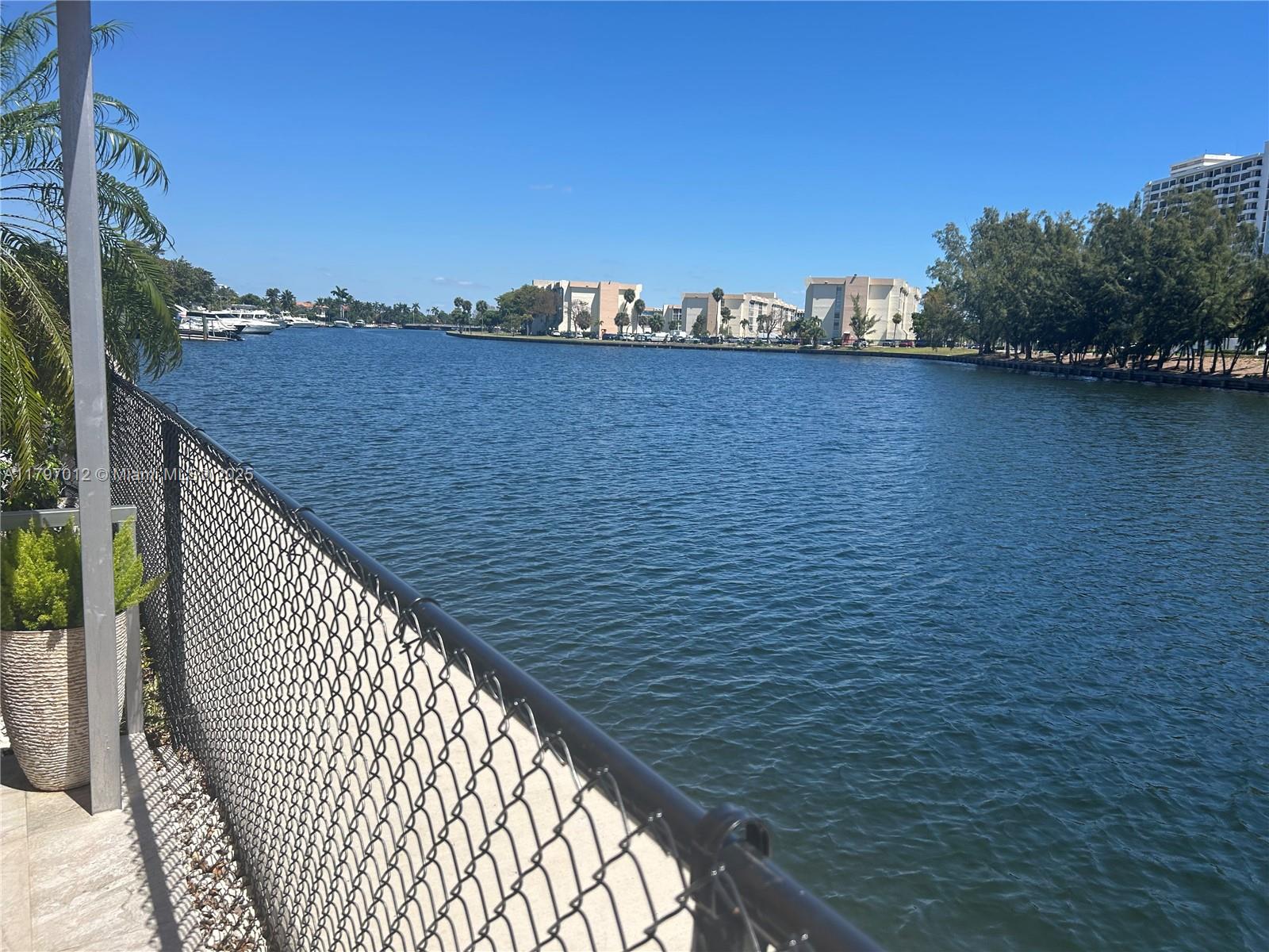 400 Diplomat Pkwy #611, Hallandale Beach, Florida image 27