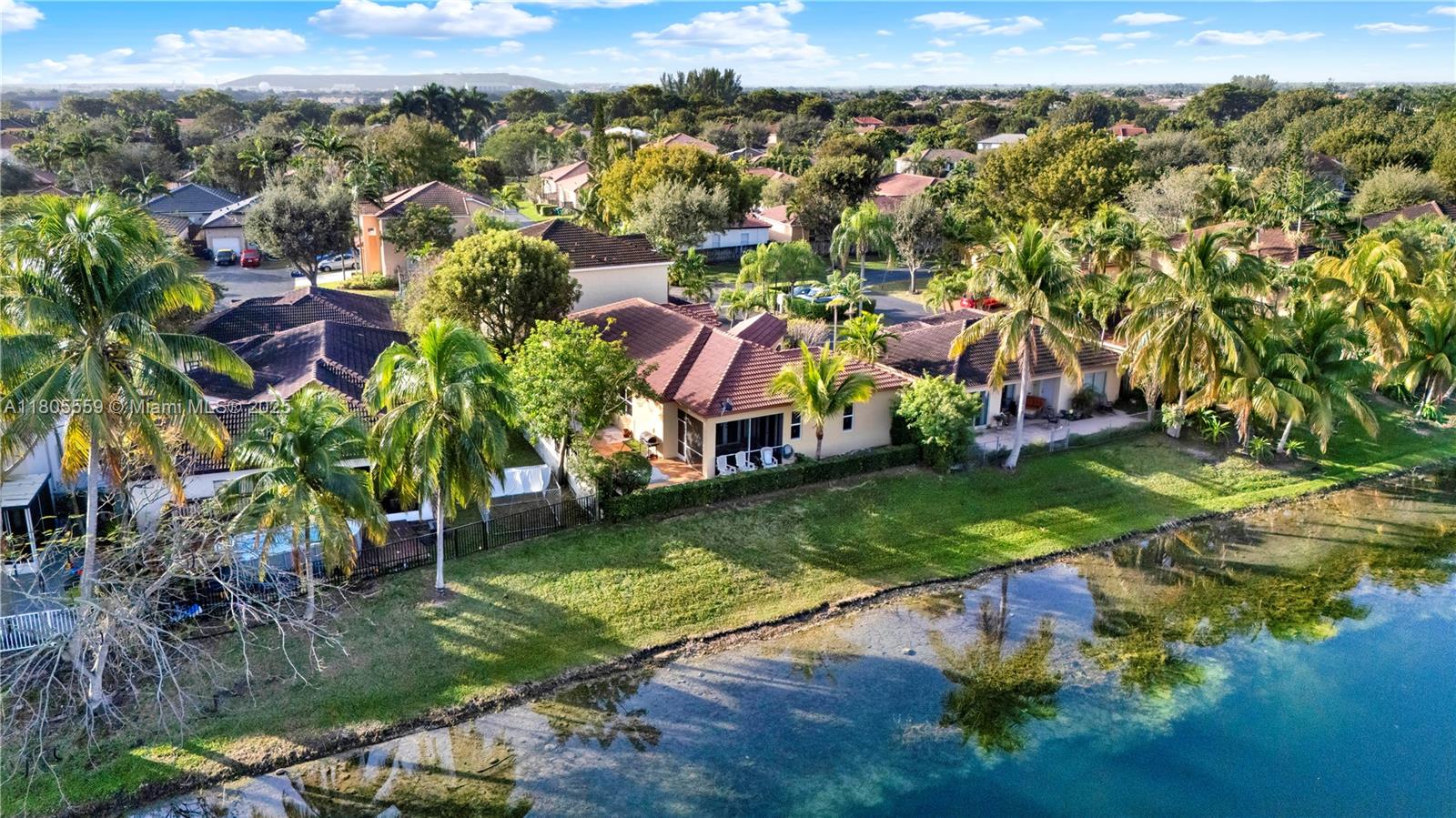 9029 SW 214th St, Cutler Bay, Florida image 2