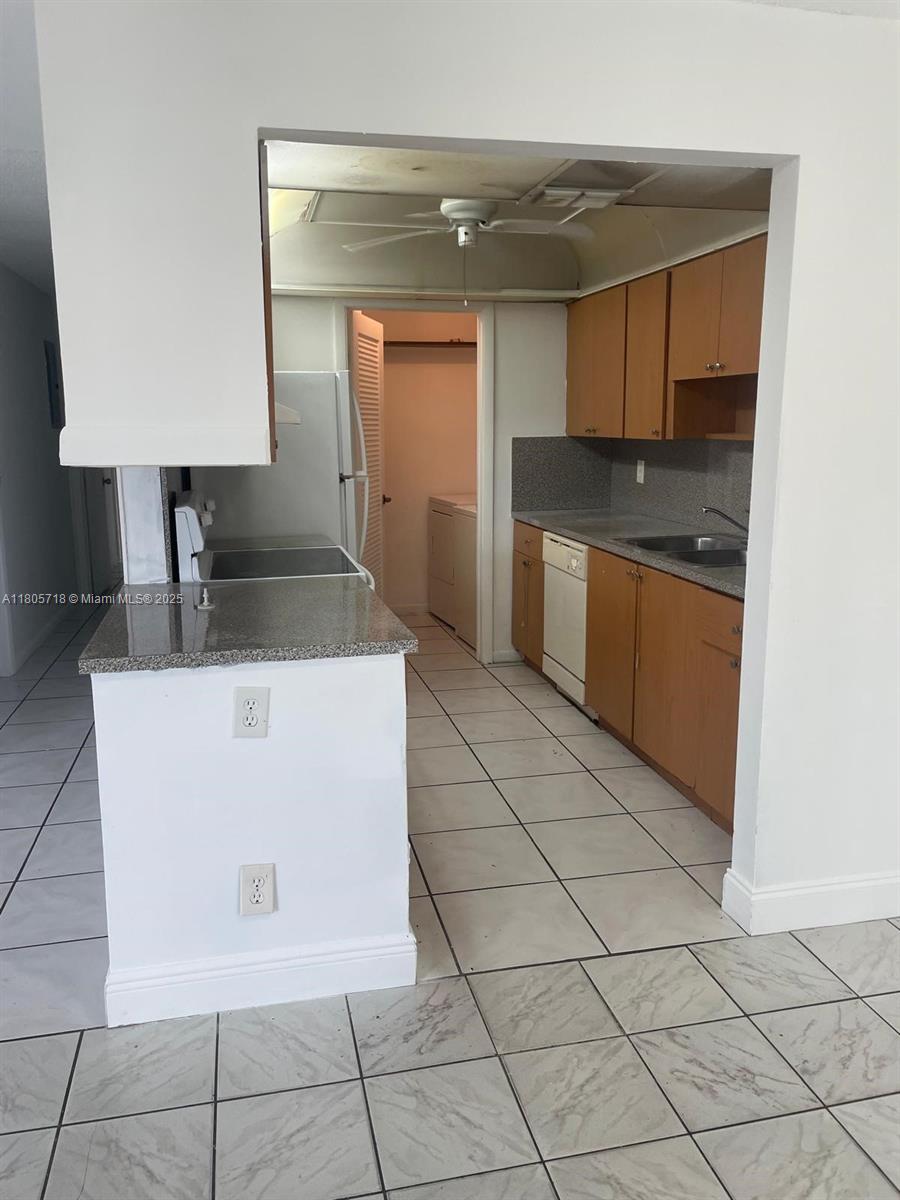 810 SW 73rd Ave #9, North Lauderdale, Florida image 17