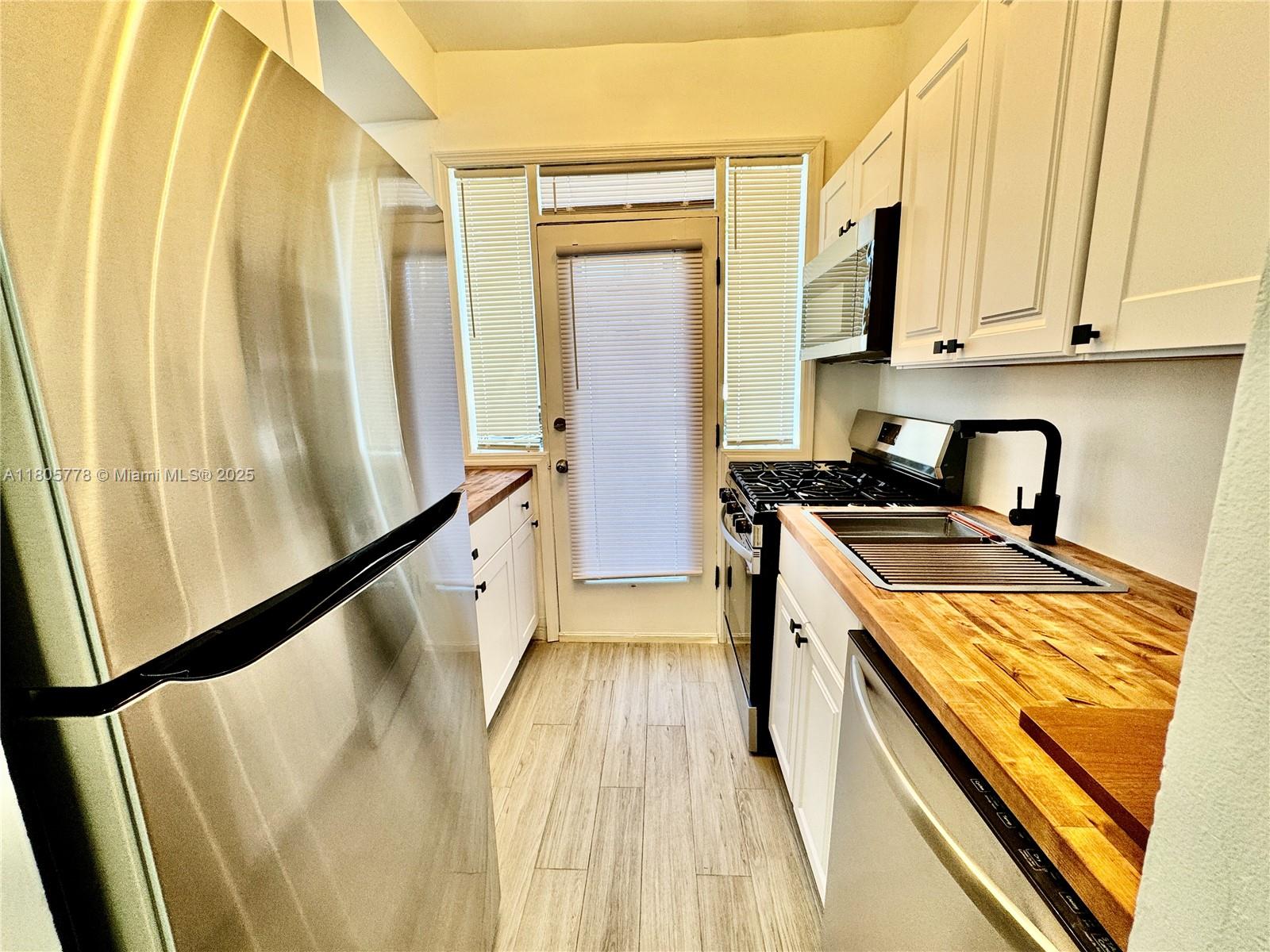 4710 Pine Tree Dr #31, Miami Beach, Florida image 7
