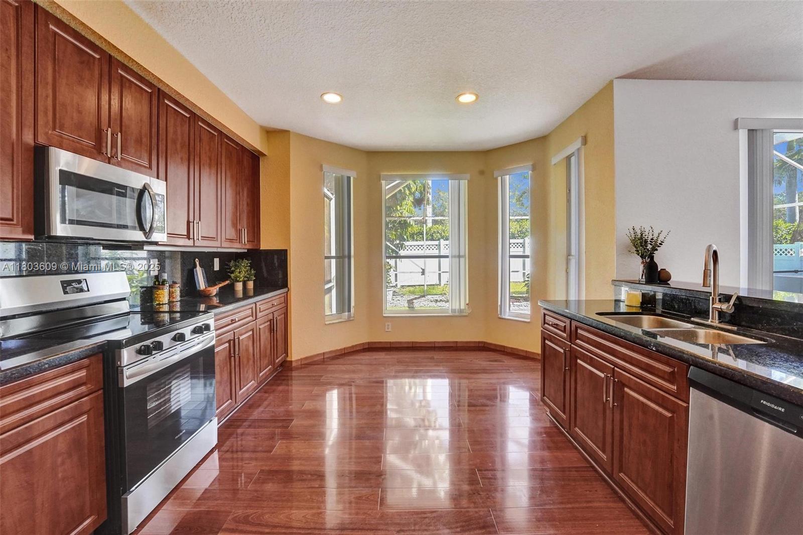 10730 NW 56th Ct, Coral Springs, Florida image 12