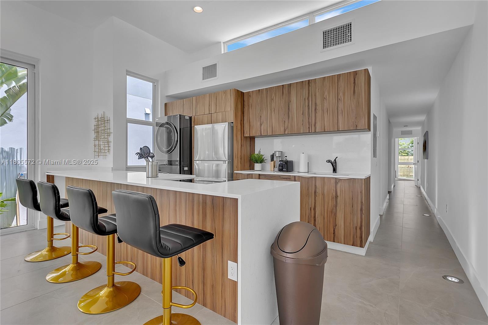 2345 SW 16th St, Miami, Florida image 7