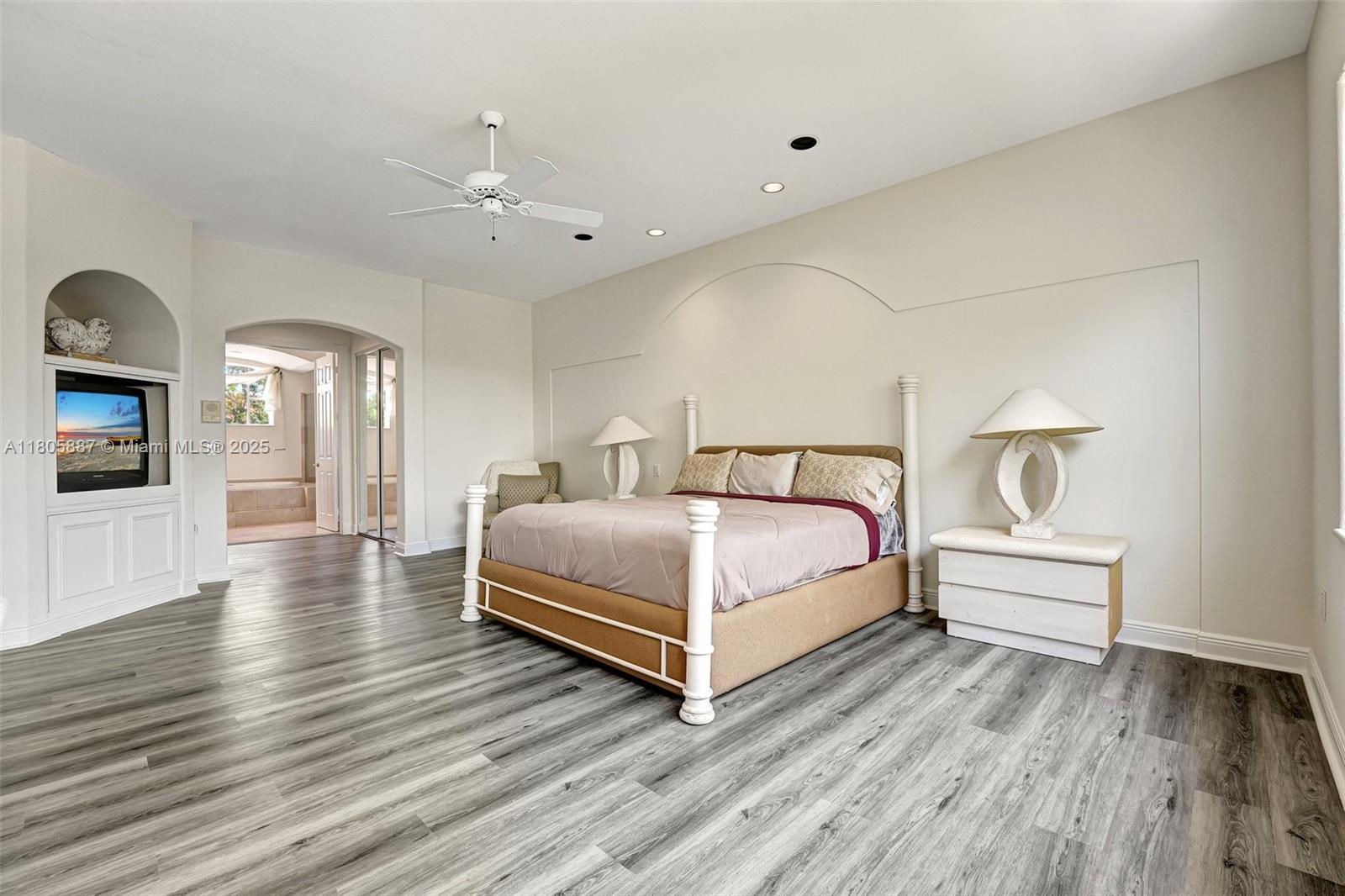 1560 Shoreline Way, Hollywood, Florida image 17