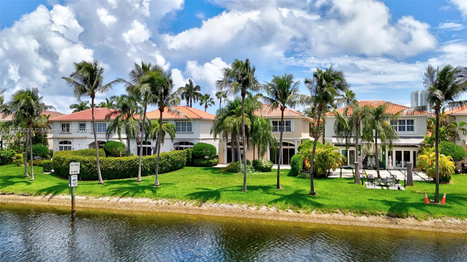 1560 Shoreline Way, Hollywood, Florida image 4