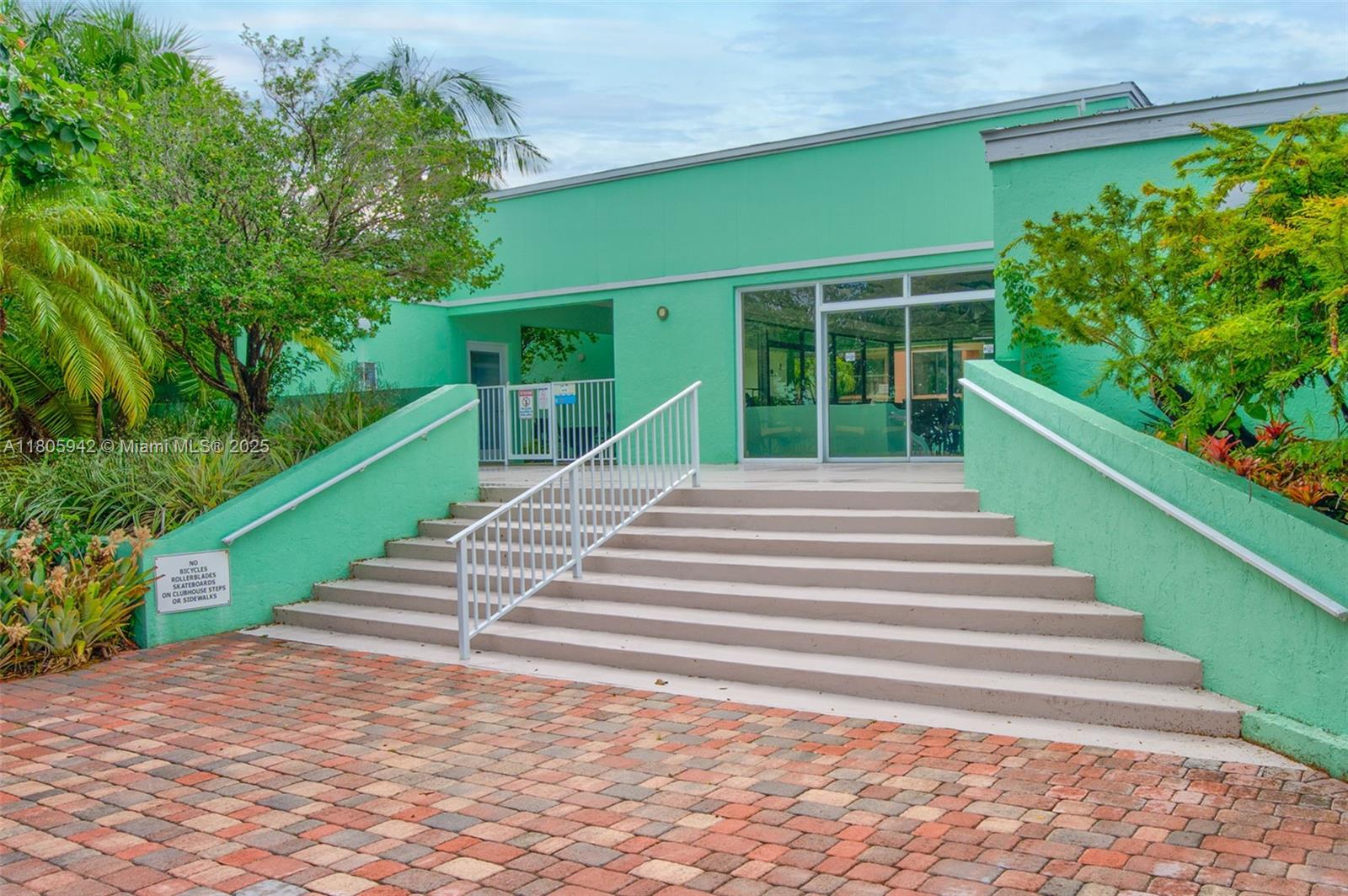 6605 Winfield Blvd, Margate, Florida image 35