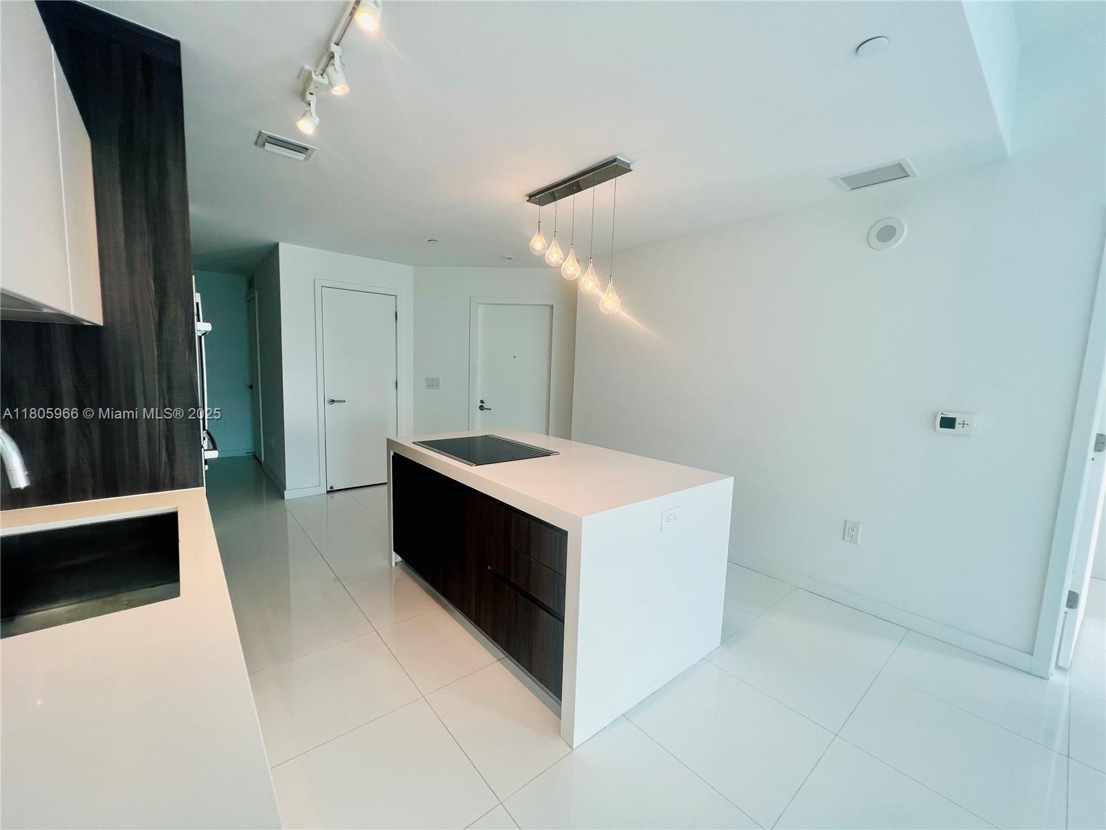 851 NE 1st Av #2808, Miami FL 33132