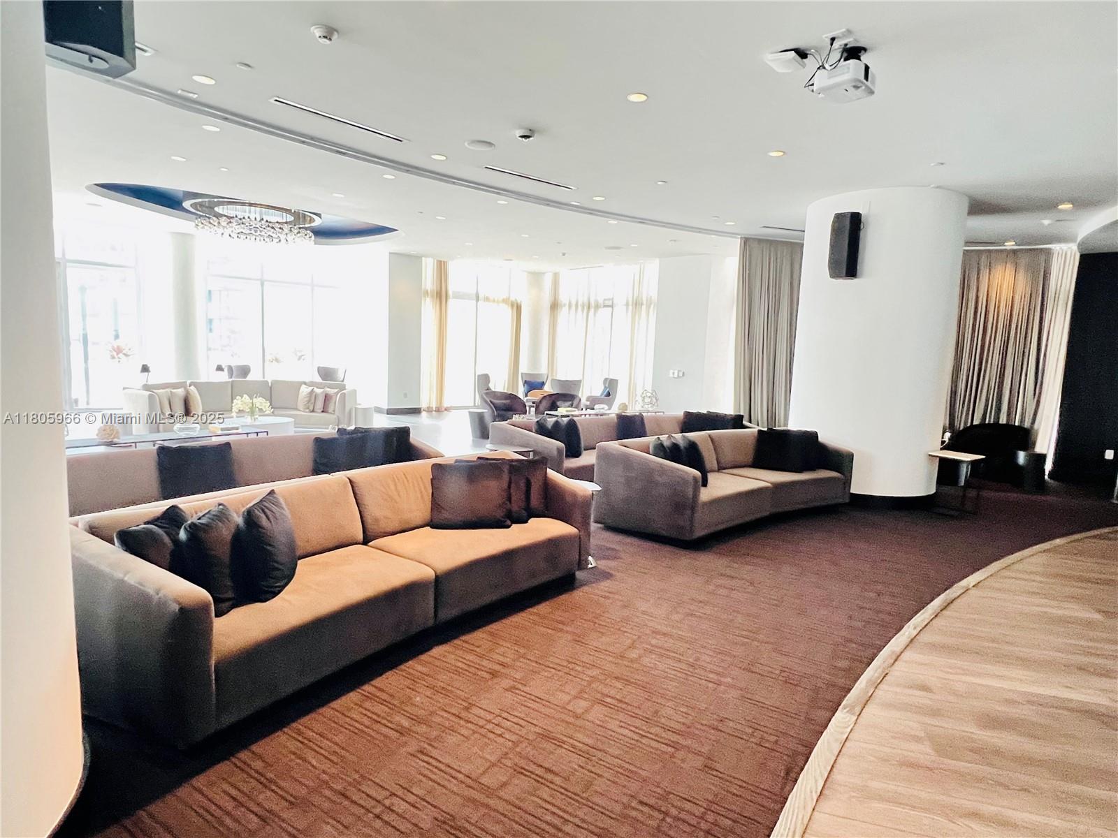 851 NE 1st Av #2808, Miami FL 33132