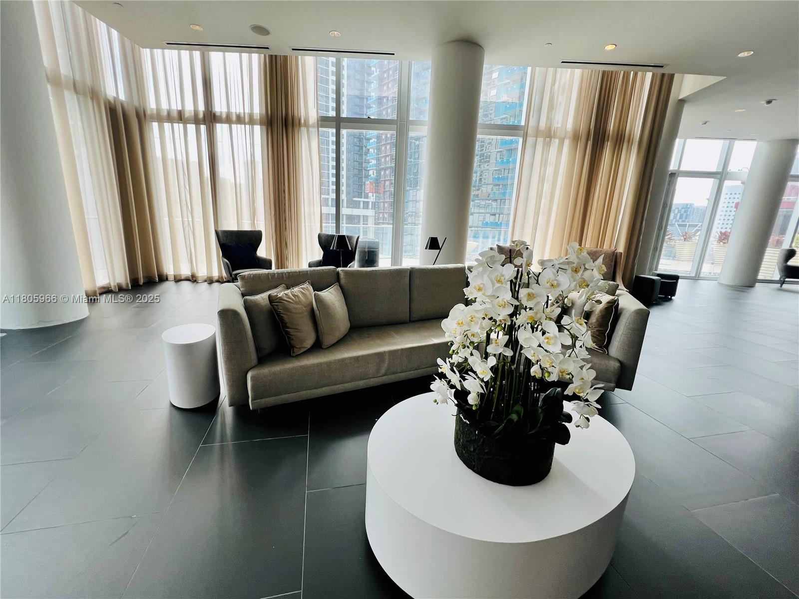 851 NE 1st Av #2808, Miami FL 33132