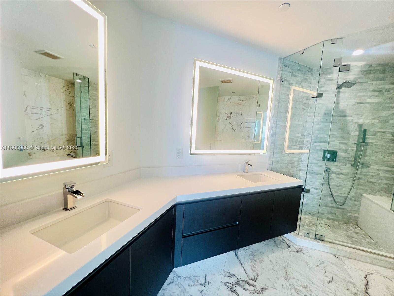 851 NE 1st Av #2808, Miami FL 33132