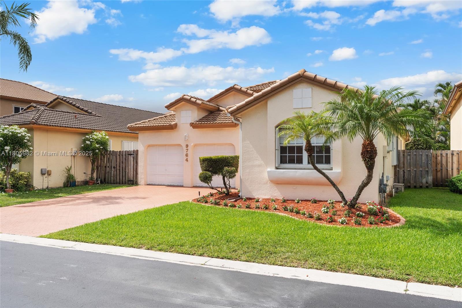 9764 NW 32nd St, Doral, Florida image 2