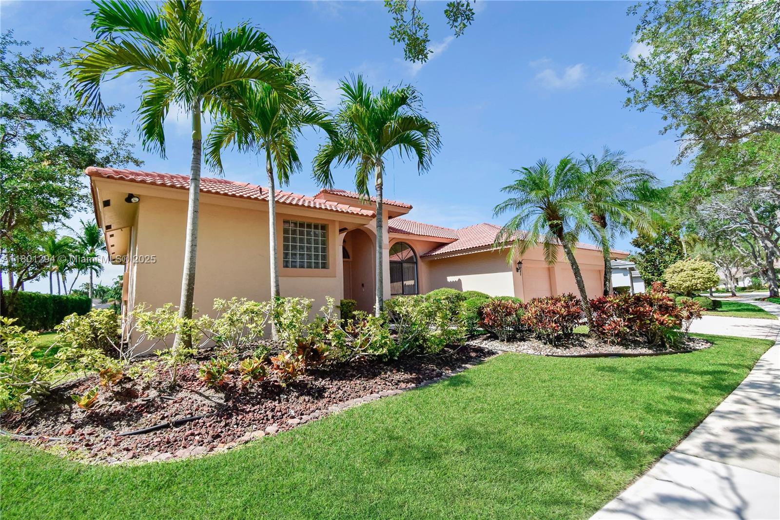2701 Edgewater Ct, Weston, Florida image 6
