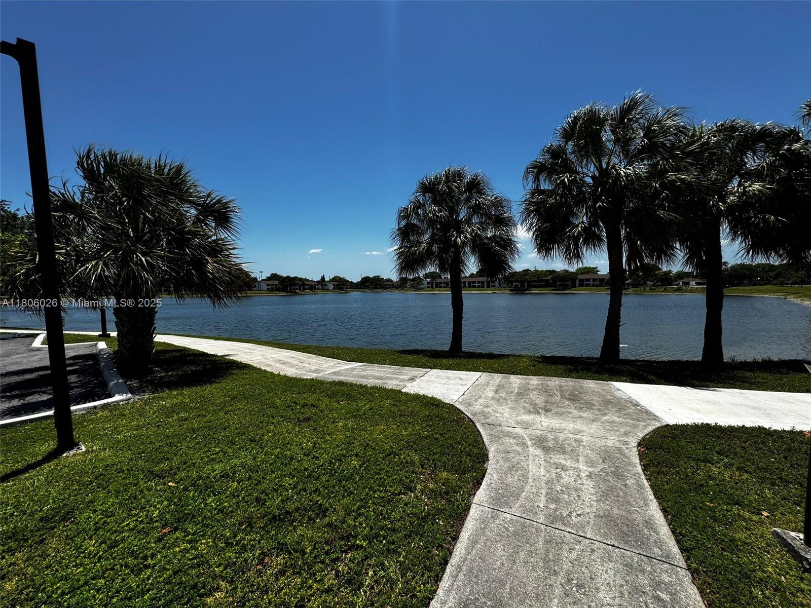 216 Lake Pointe Dr #120, Oakland Park, Florida image 11