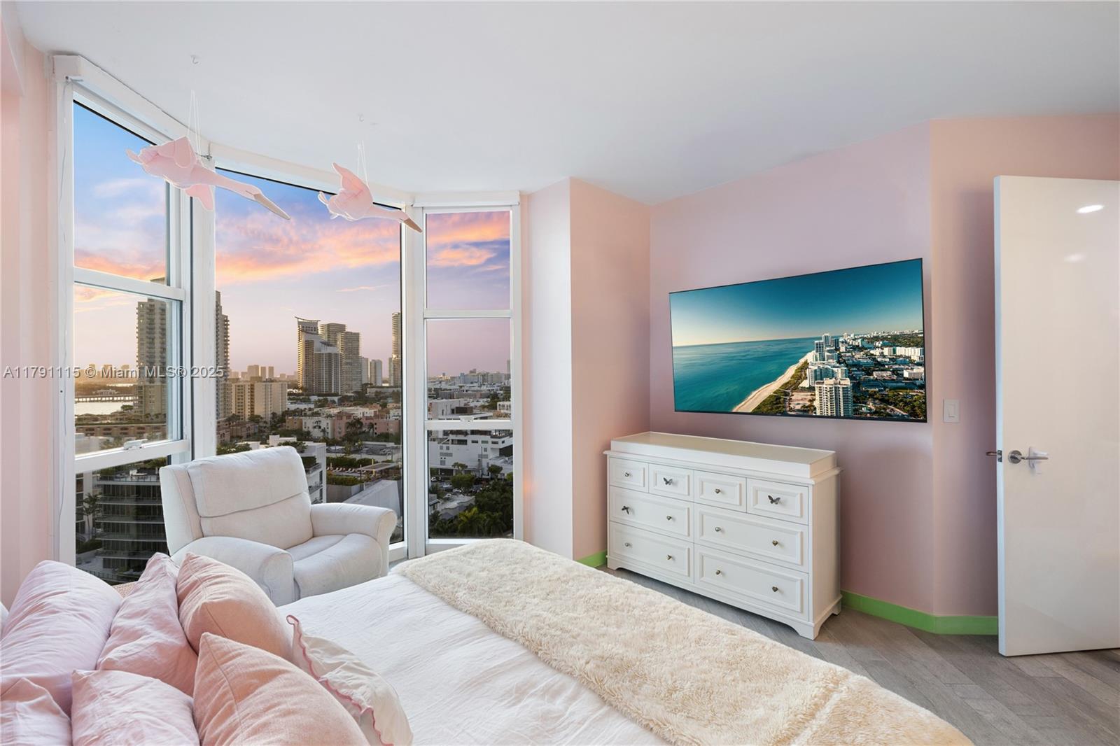300 S Pointe Dr #1505, Miami Beach, Florida image 34