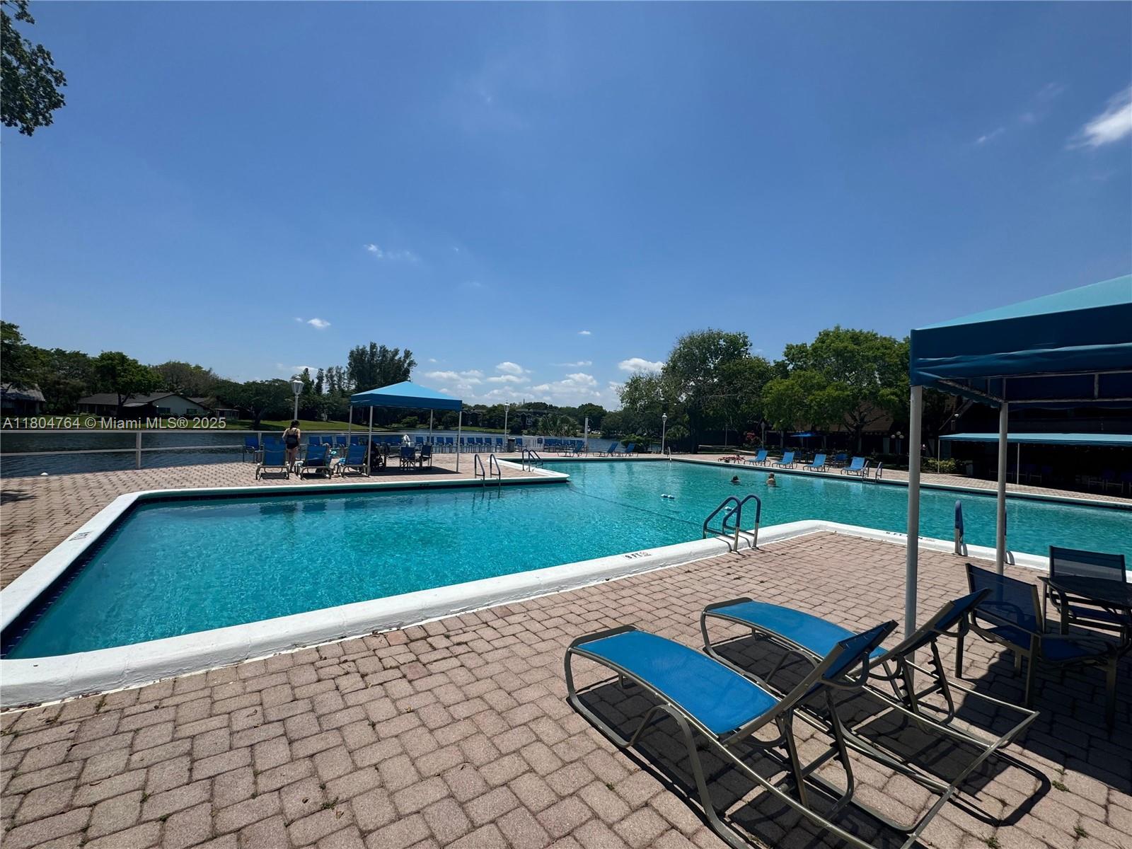 3660 Inverrary Dr #2W, Lauderhill, Florida image 3