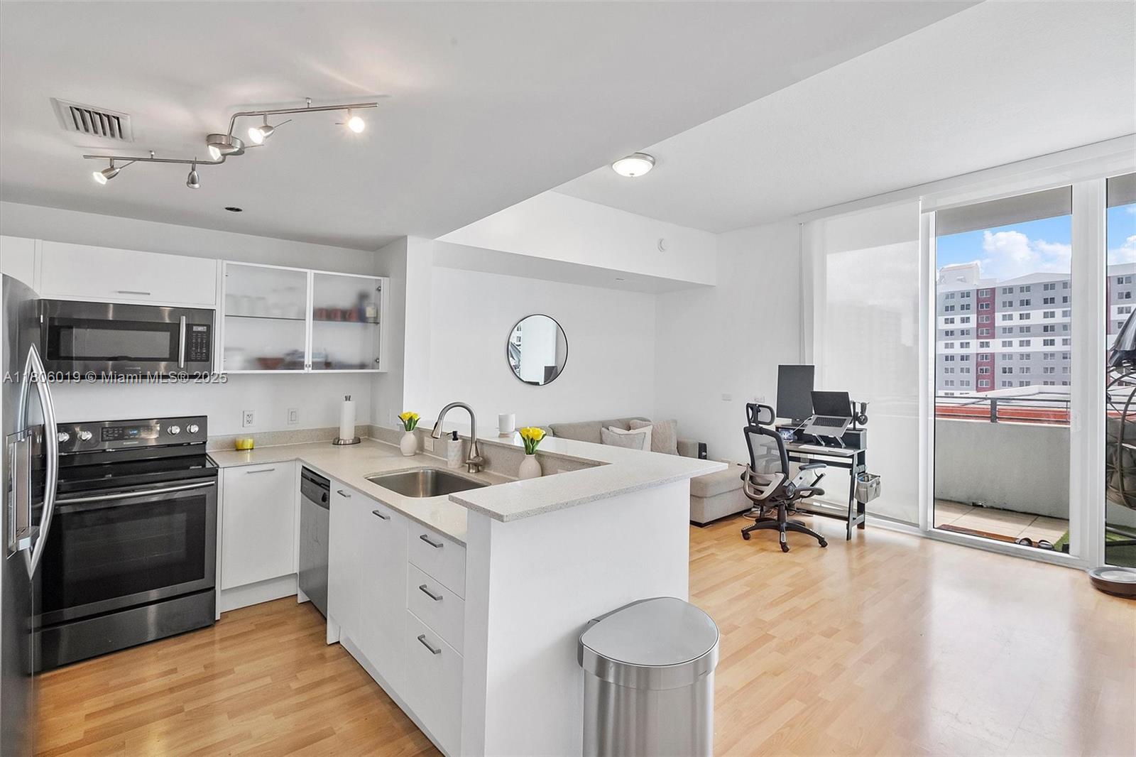 350 NE 24th St #714, Miami, Florida image 3