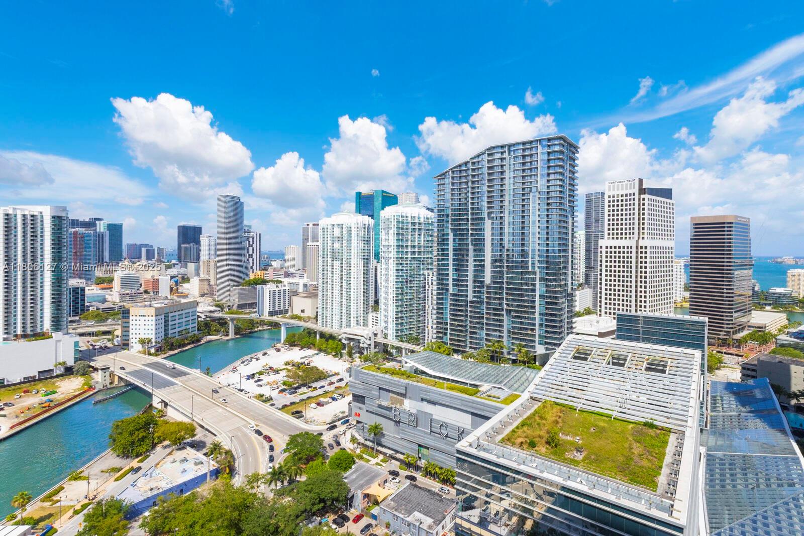 88 SW 7th St #2707, Miami FL 33130