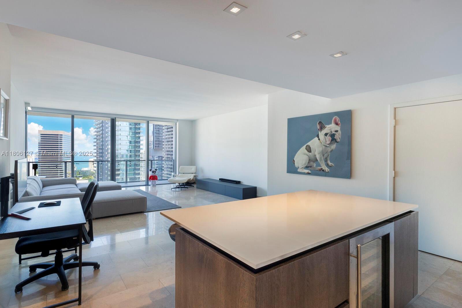 88 SW 7th St #2707, Miami FL 33130
