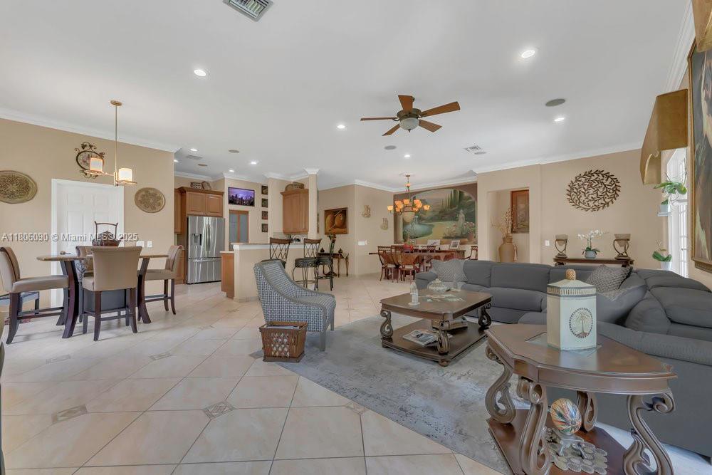 800 Lavender Cir, Weston, Florida image 9