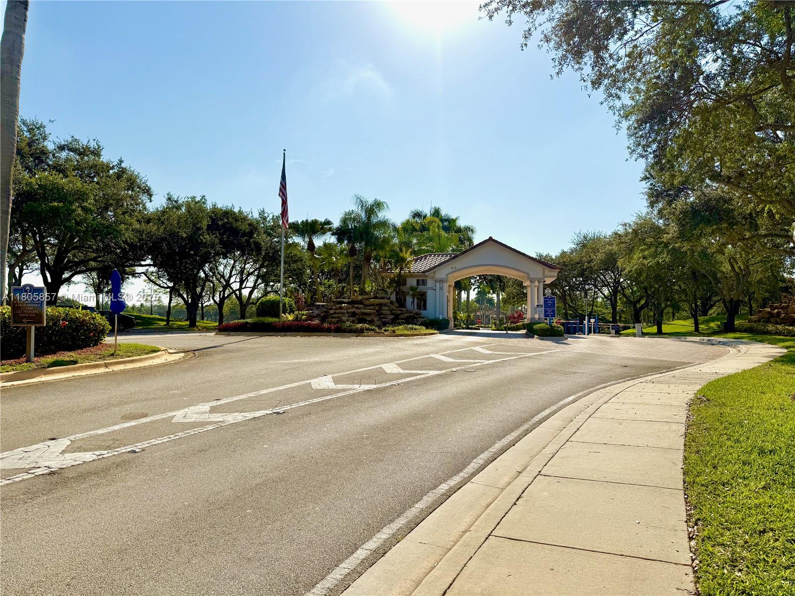 884 NW 170th Ter, Pembroke Pines, Florida image 32