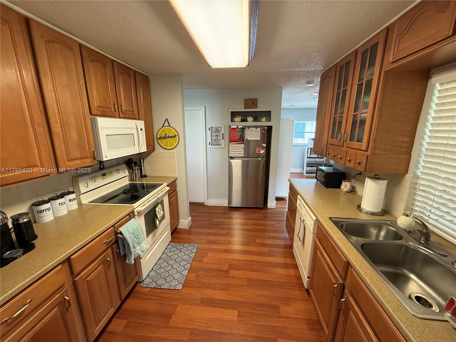 1250 NW 85th Ave, Plantation, Florida image 9