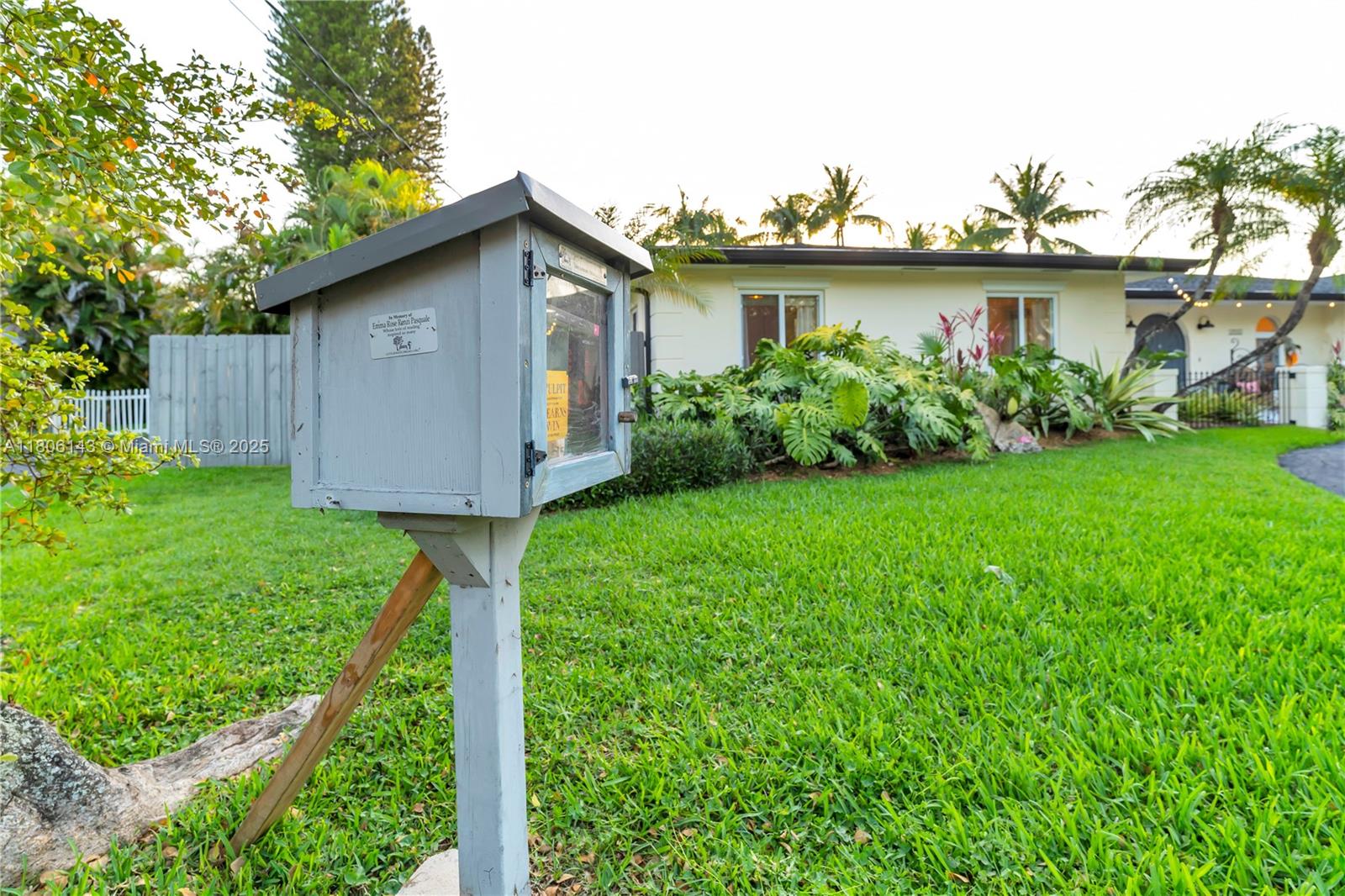 12600 SW 70th Ave, Pinecrest, Florida image 35
