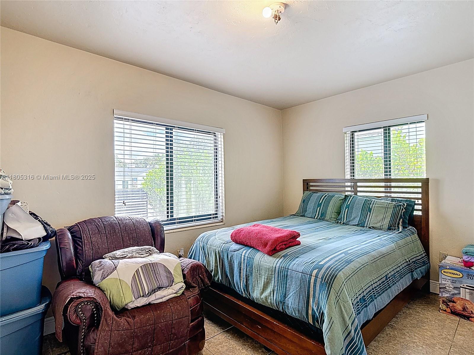 Listing Photo 11