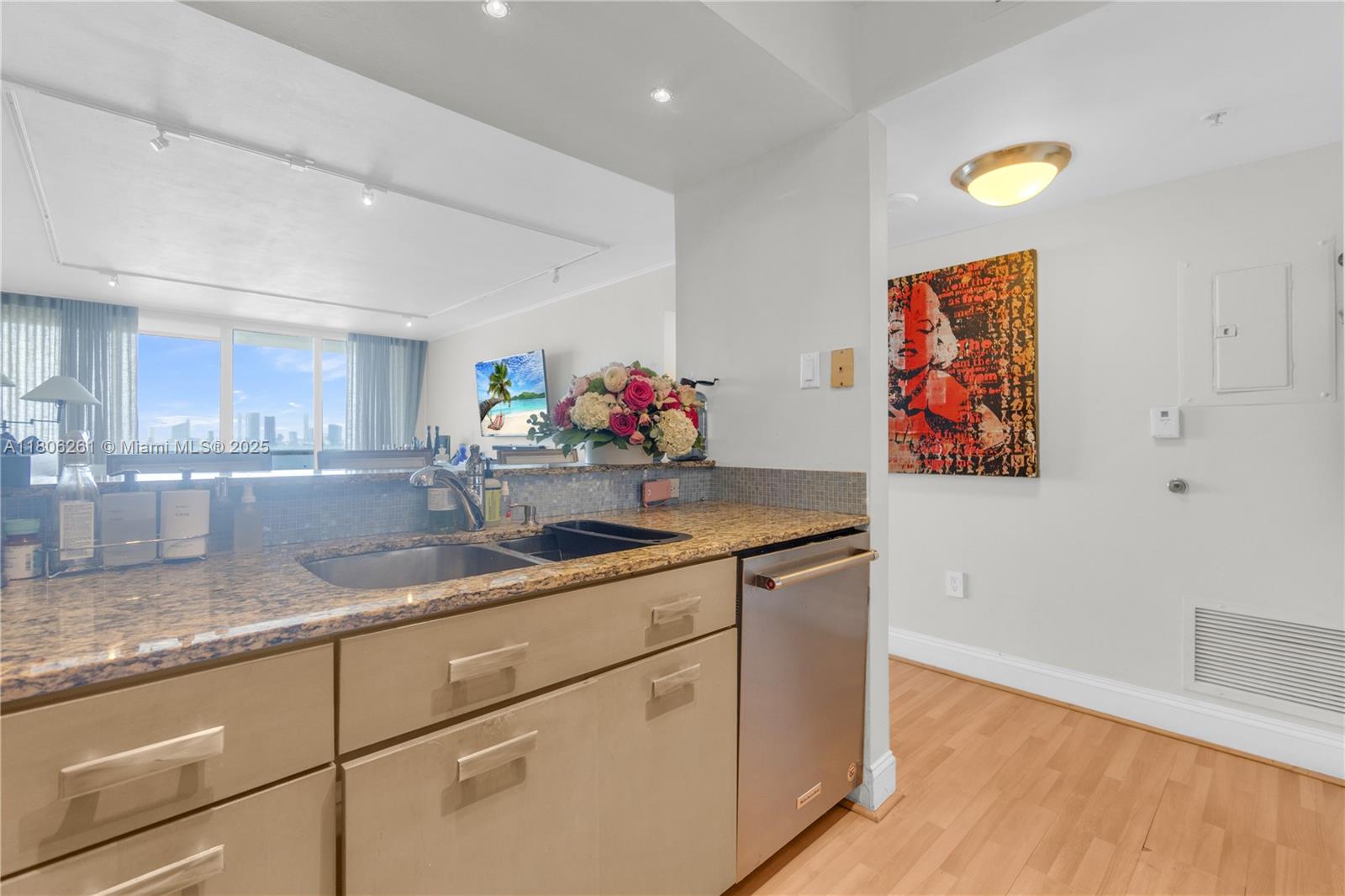 Property photo # 2