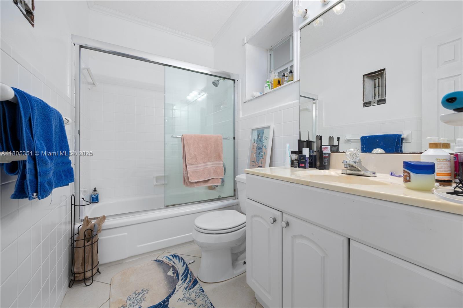 462 Golden Isles Dr #305, Hallandale Beach, Florida image 15