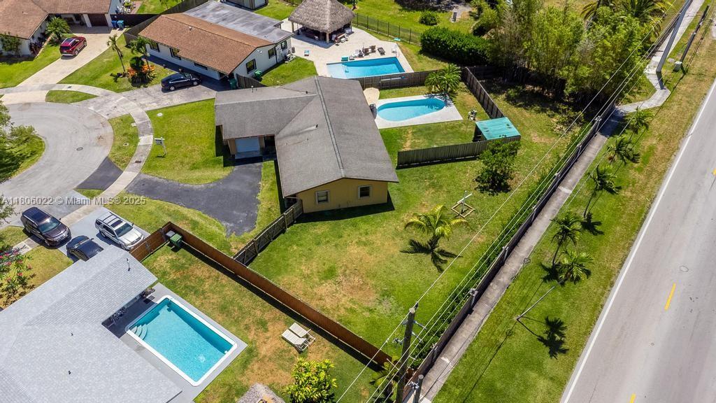 9441 SW 184th Ter, Cutler Bay, Florida image 2