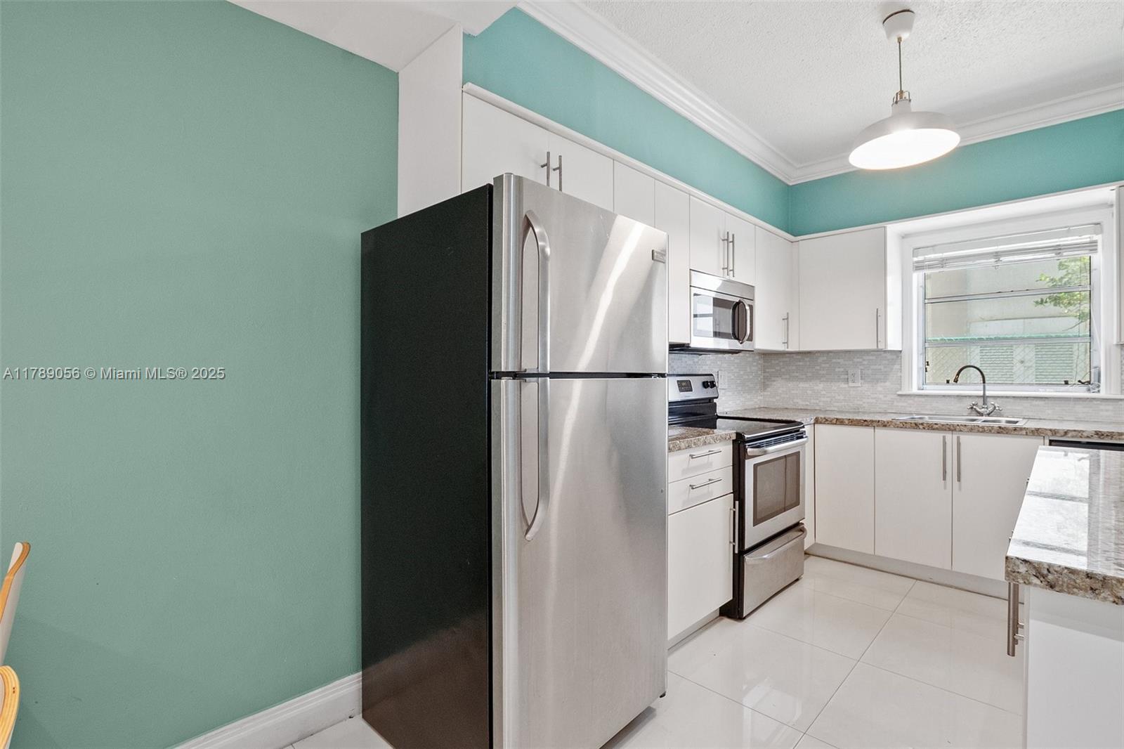 Listing Photo 8