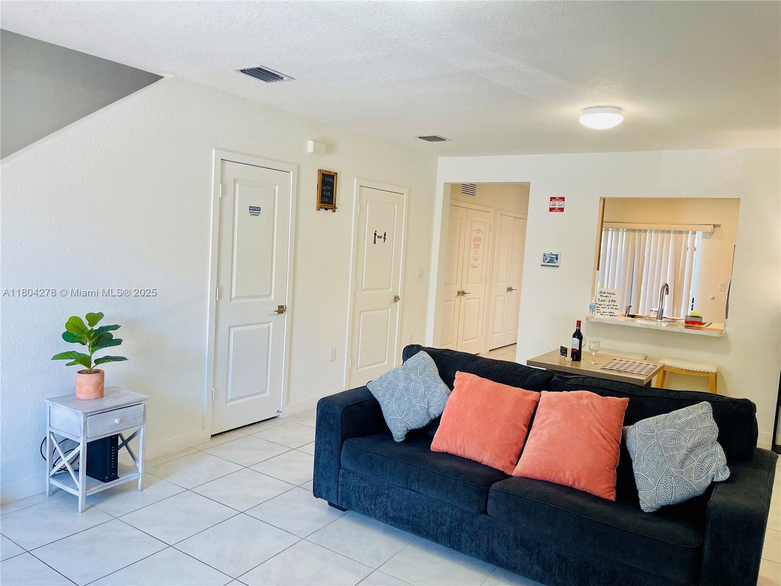 452 NE 4th St, Florida City, Florida image 3