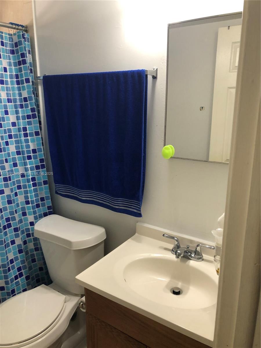 2740 W 62nd St #104, Hialeah, Florida image 11
