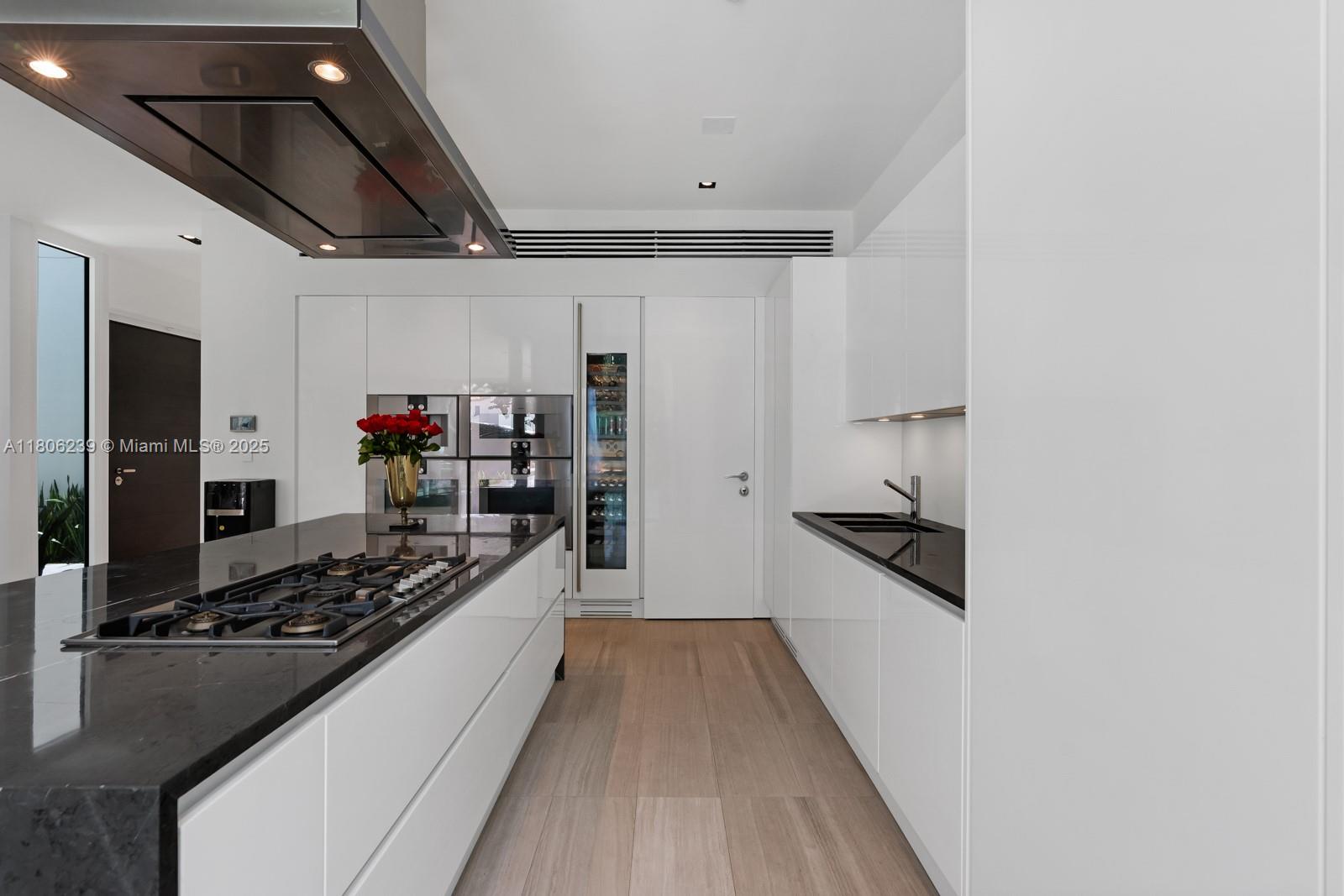 4700 N Meridian Ave, Miami Beach, Florida image 23